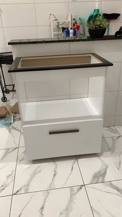 Balcão para cooktop com espaço para microondas 