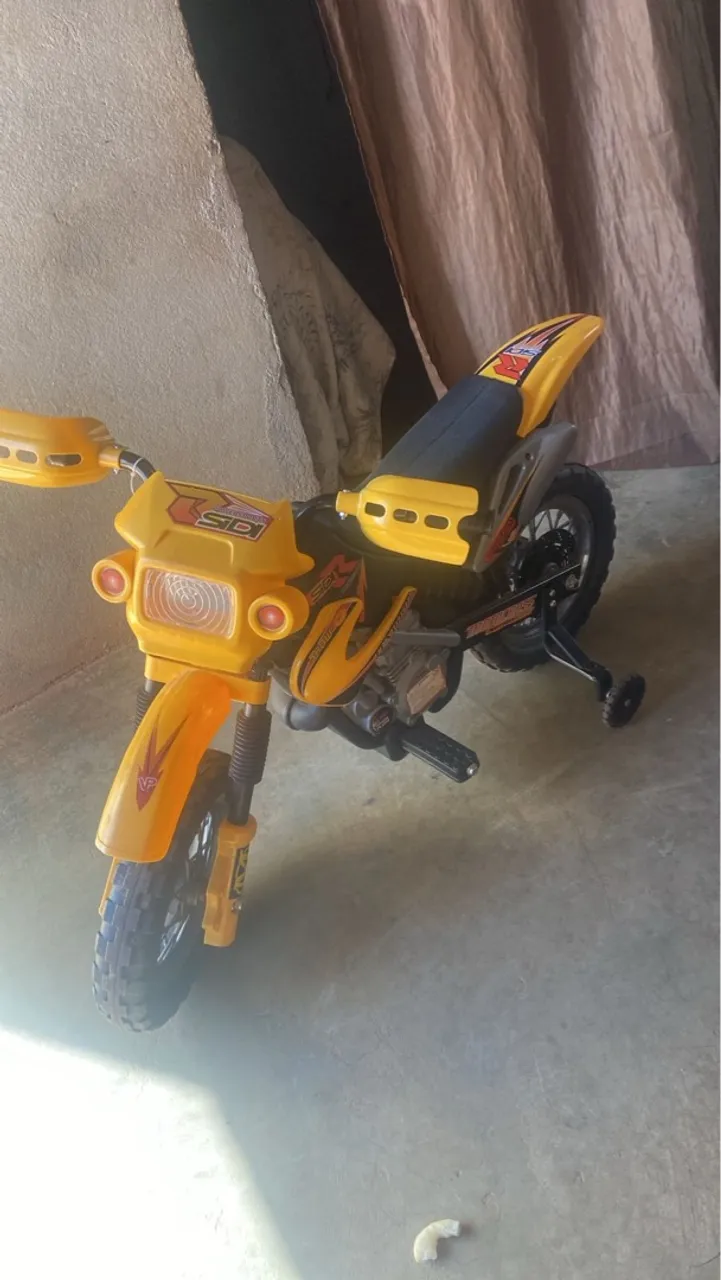 Moto Elétrica Infantil Amarela - Diversão Garantida!