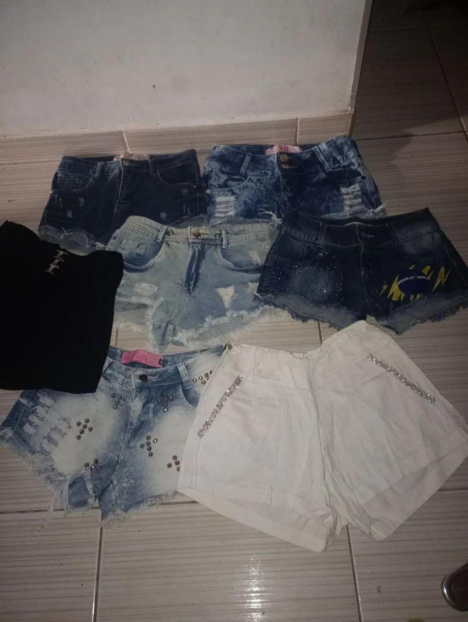 Vendo lote de roupas femininas blusas chort tamanho 38,40 - Foto 3