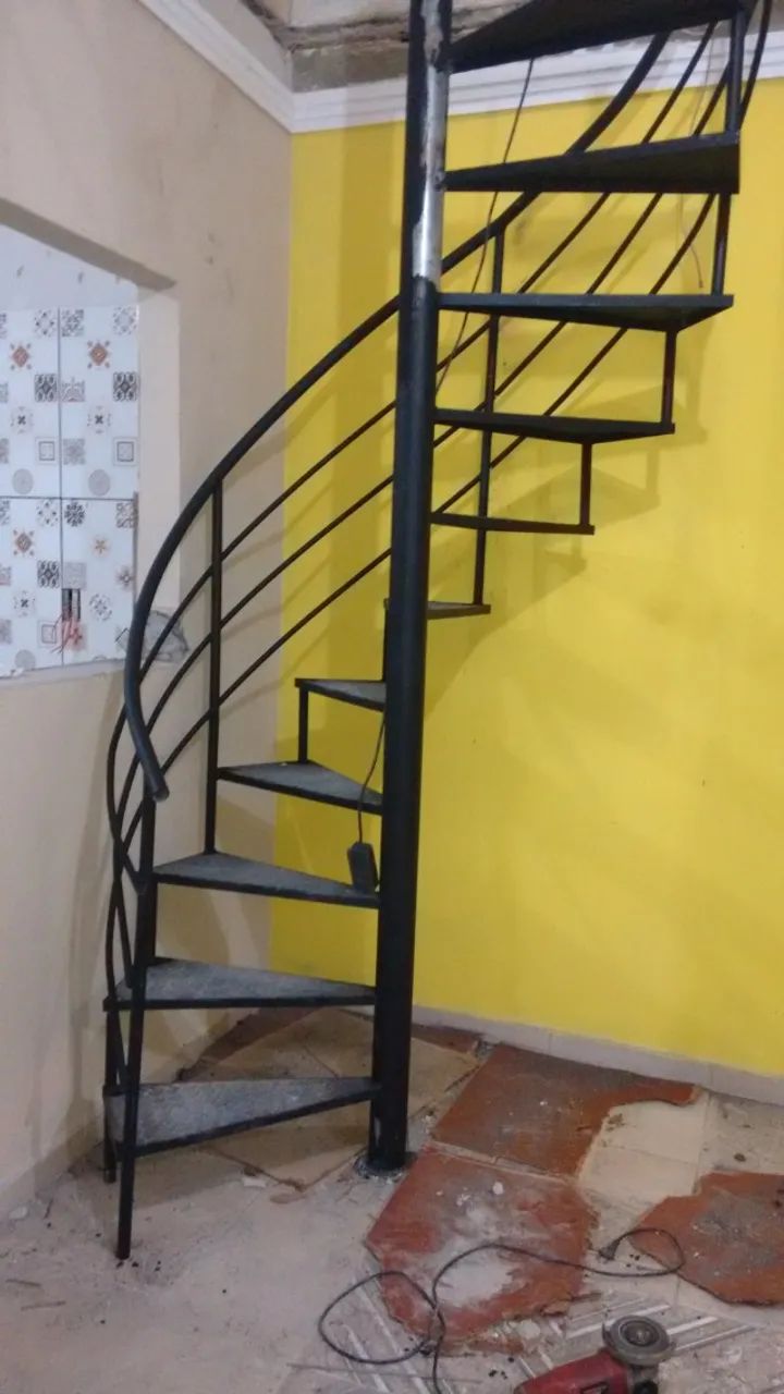 Escada caracol e reta