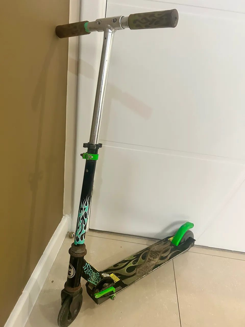 Patinete Hot Wheels - InfantoJuvenil - Foto 2