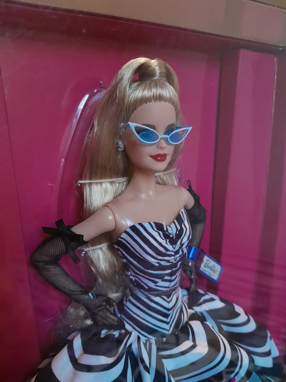 Boneca Barbie Signature 65 anos - Foto 2