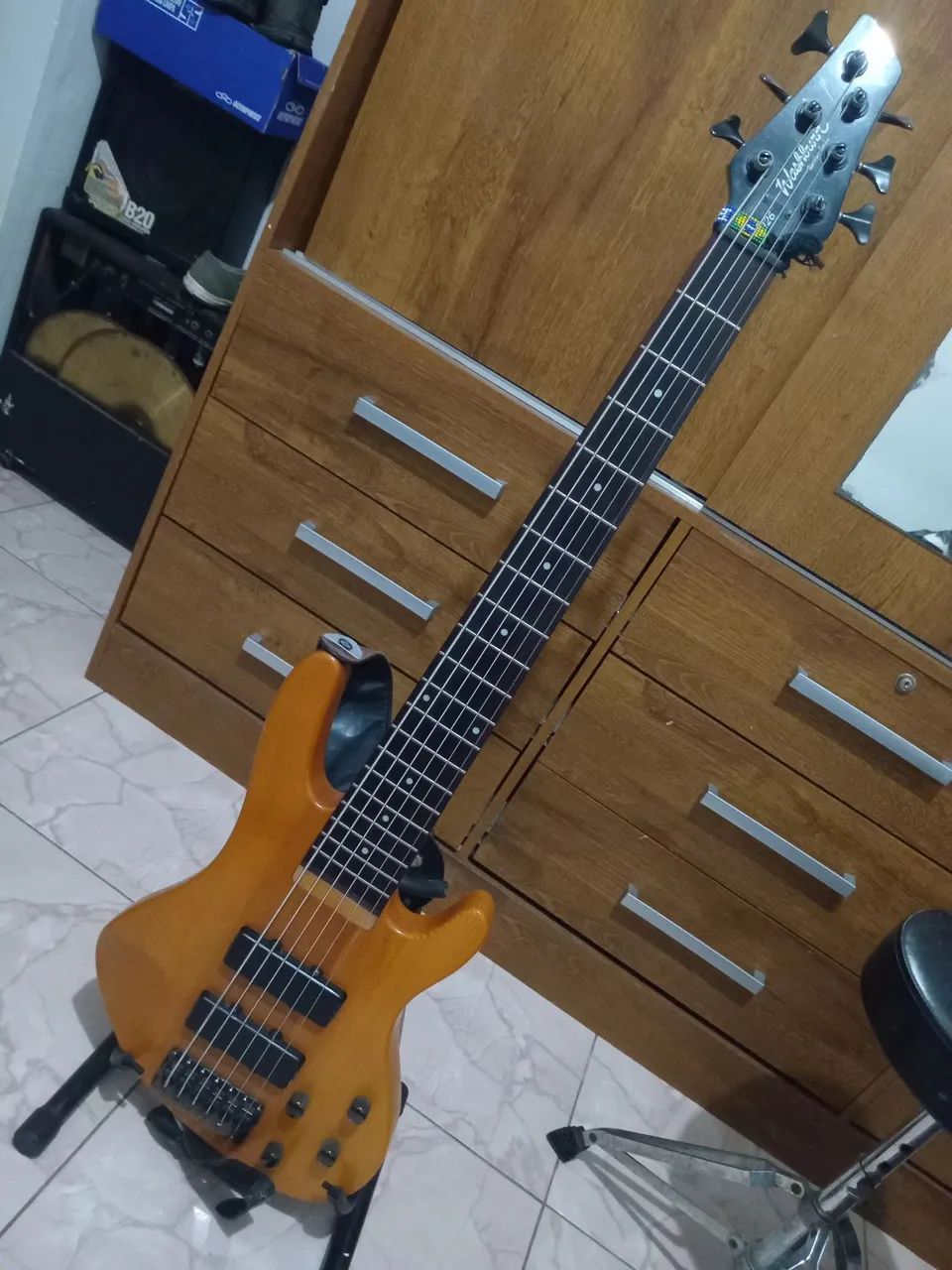 Baixo washburn XP 126 