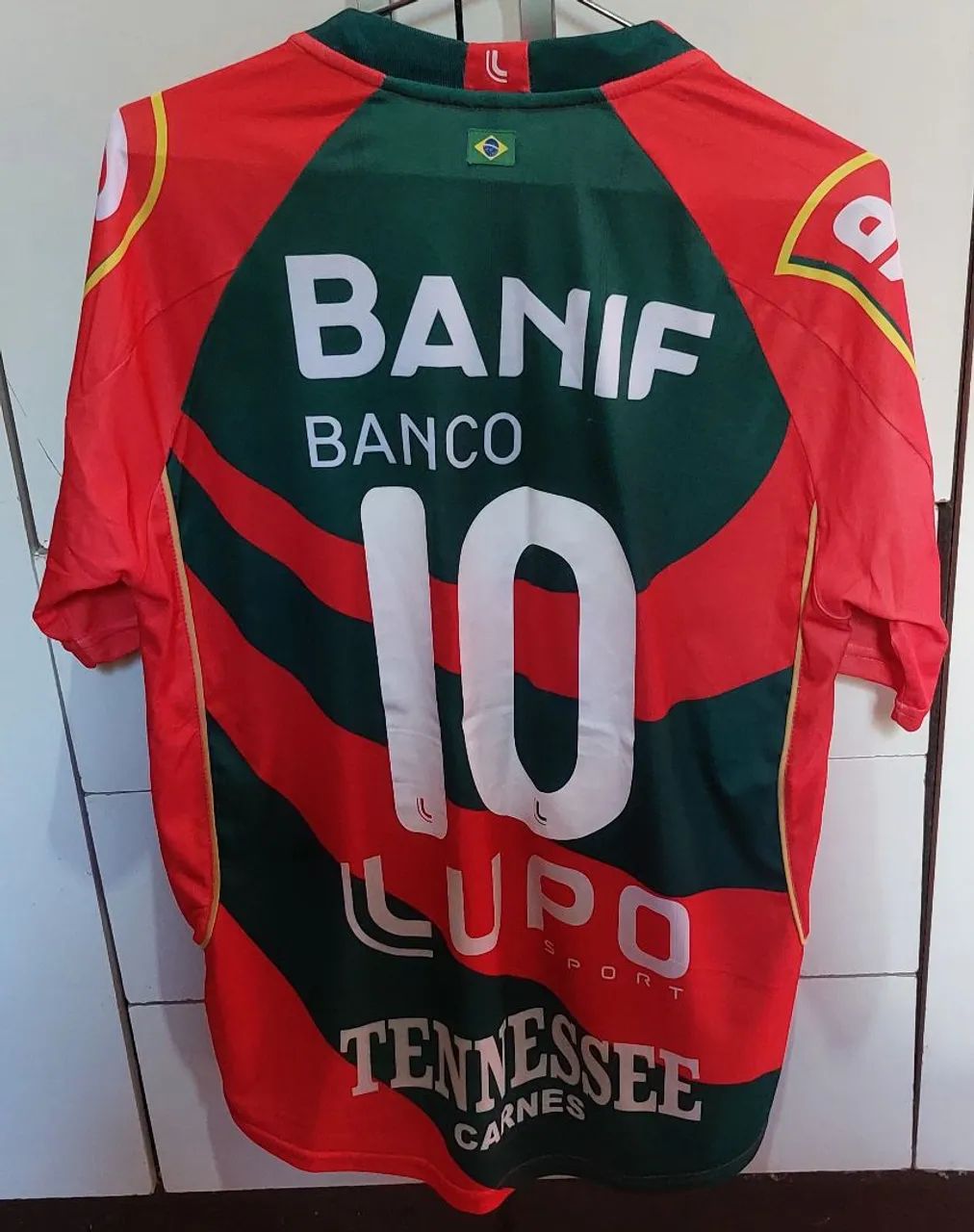 Camisa de Futebol do( PORTUGUESA)Lupo Sport - Tamanho M. (Nova) - Foto 2