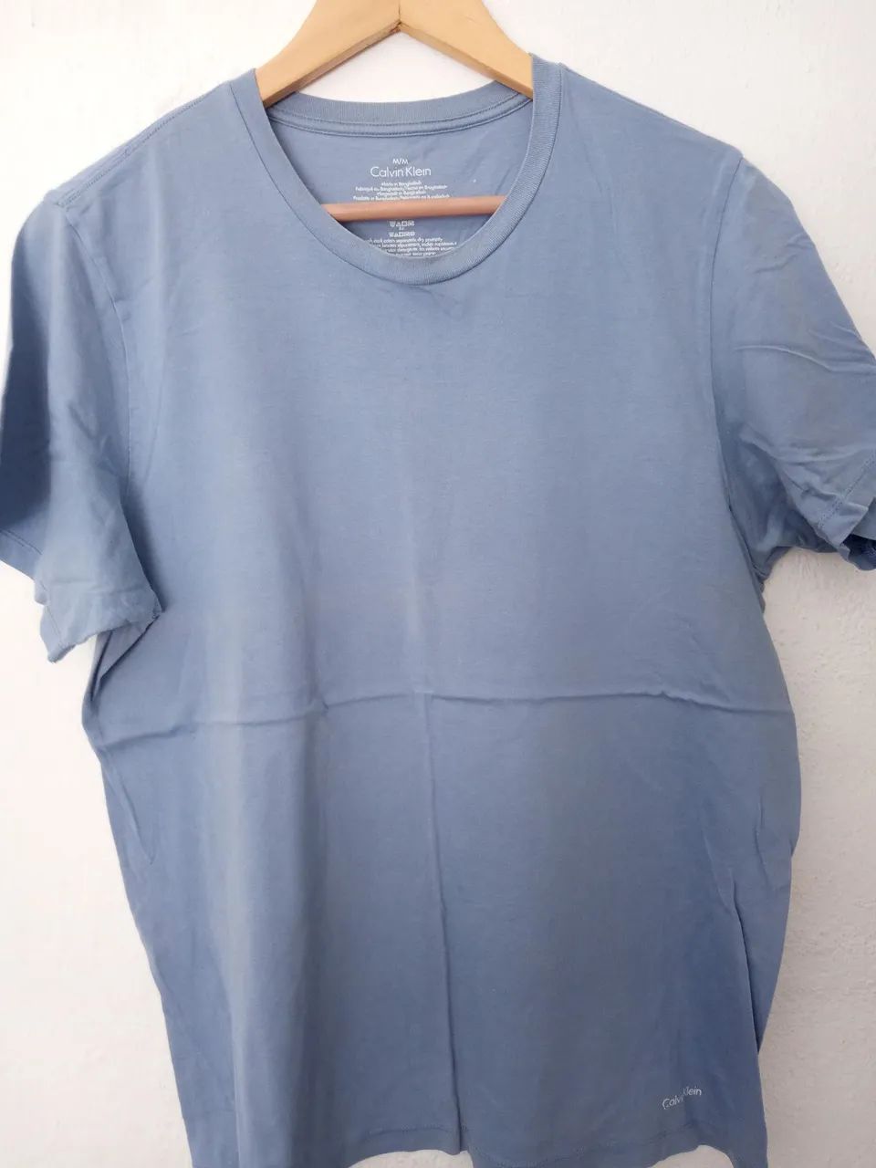  3 Camisetas Calvin Klein (M)  