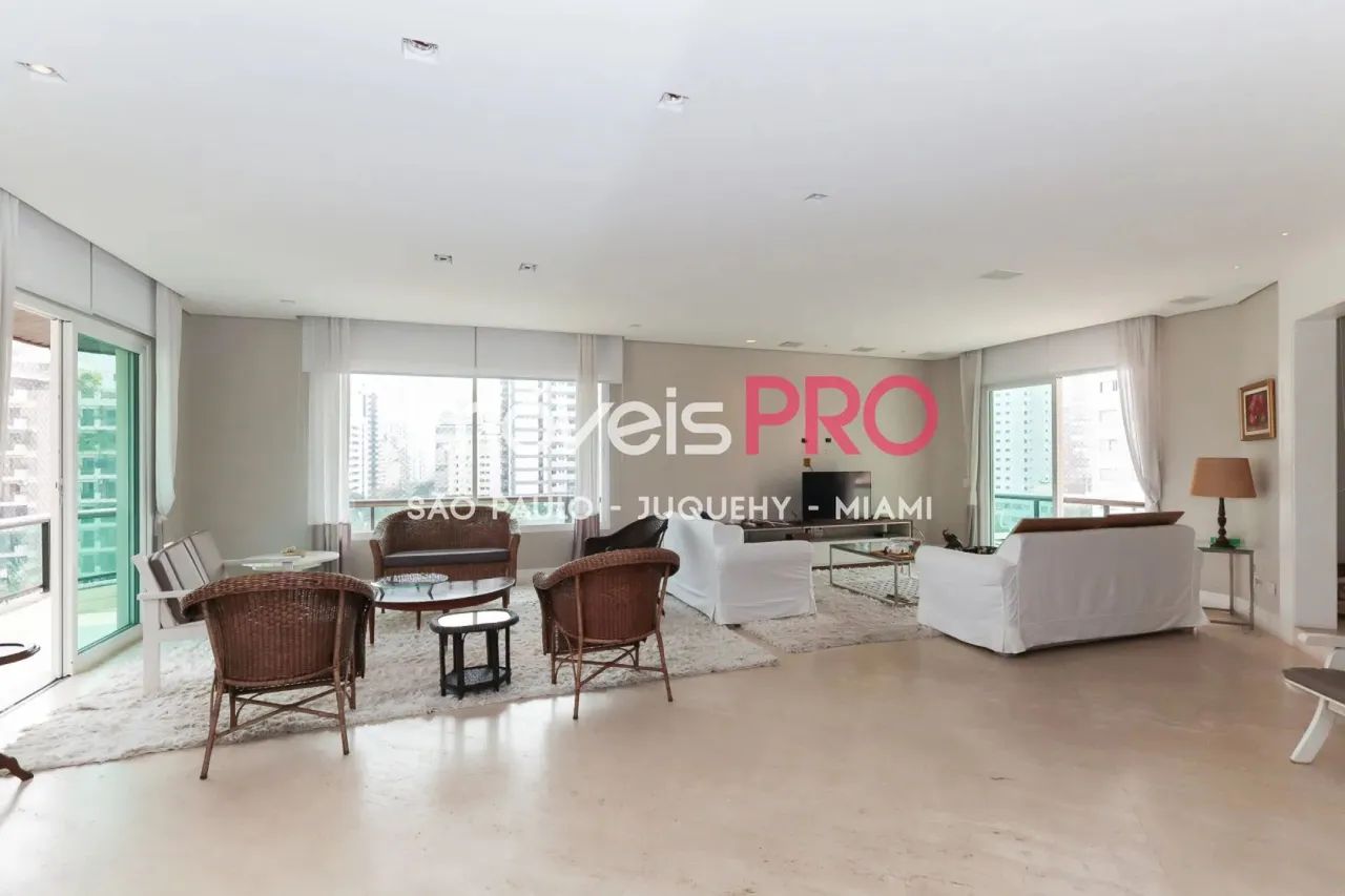 Lindo Apartamento Reformado no Coração de Moema, Fora de Rota - Foto 2