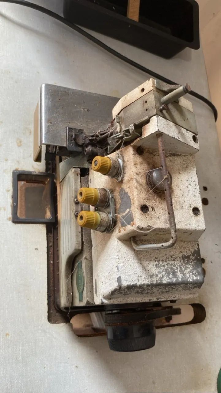Máquina de costura industrial antiga - Foto 3