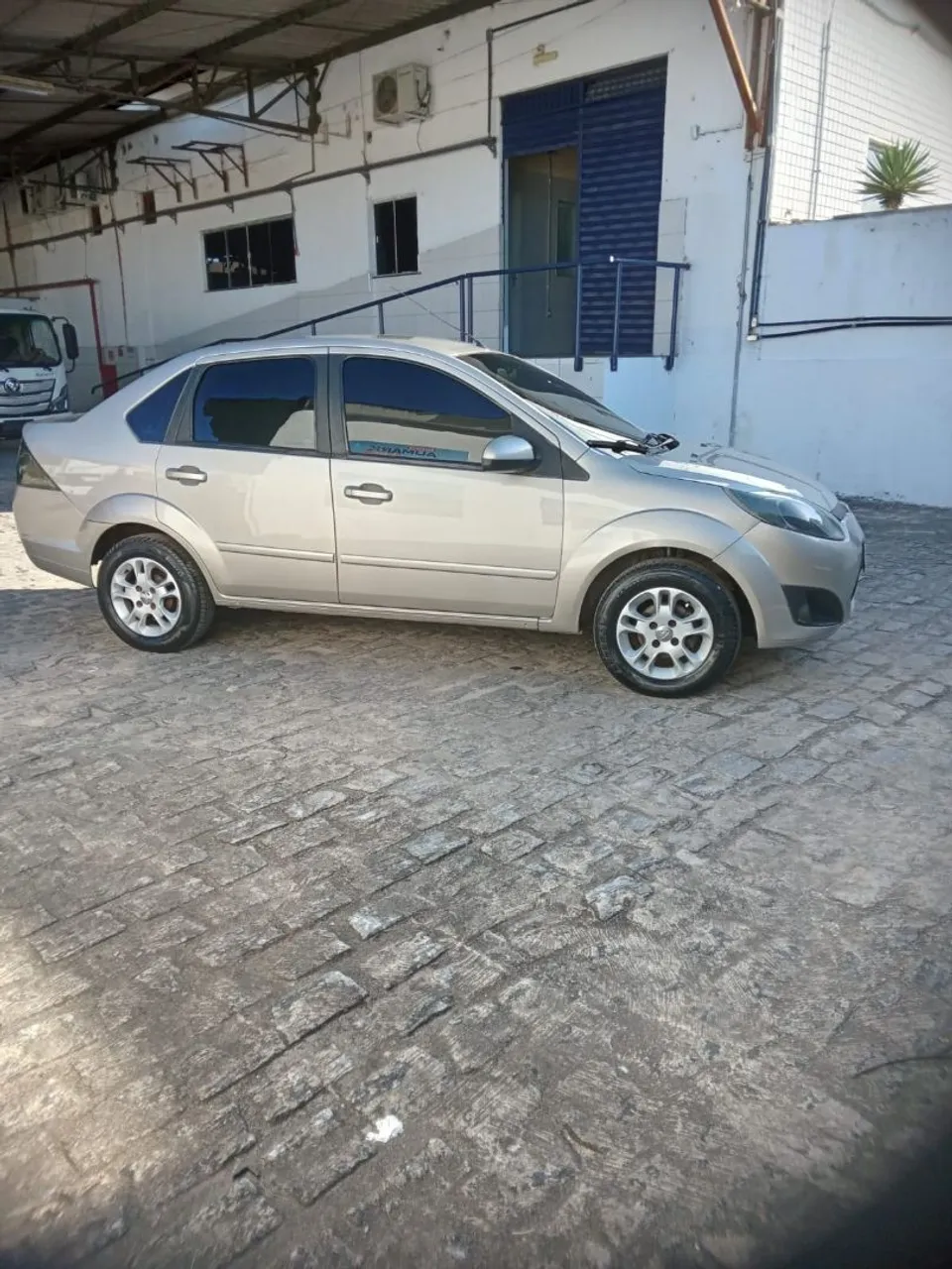 Fiesta sedan