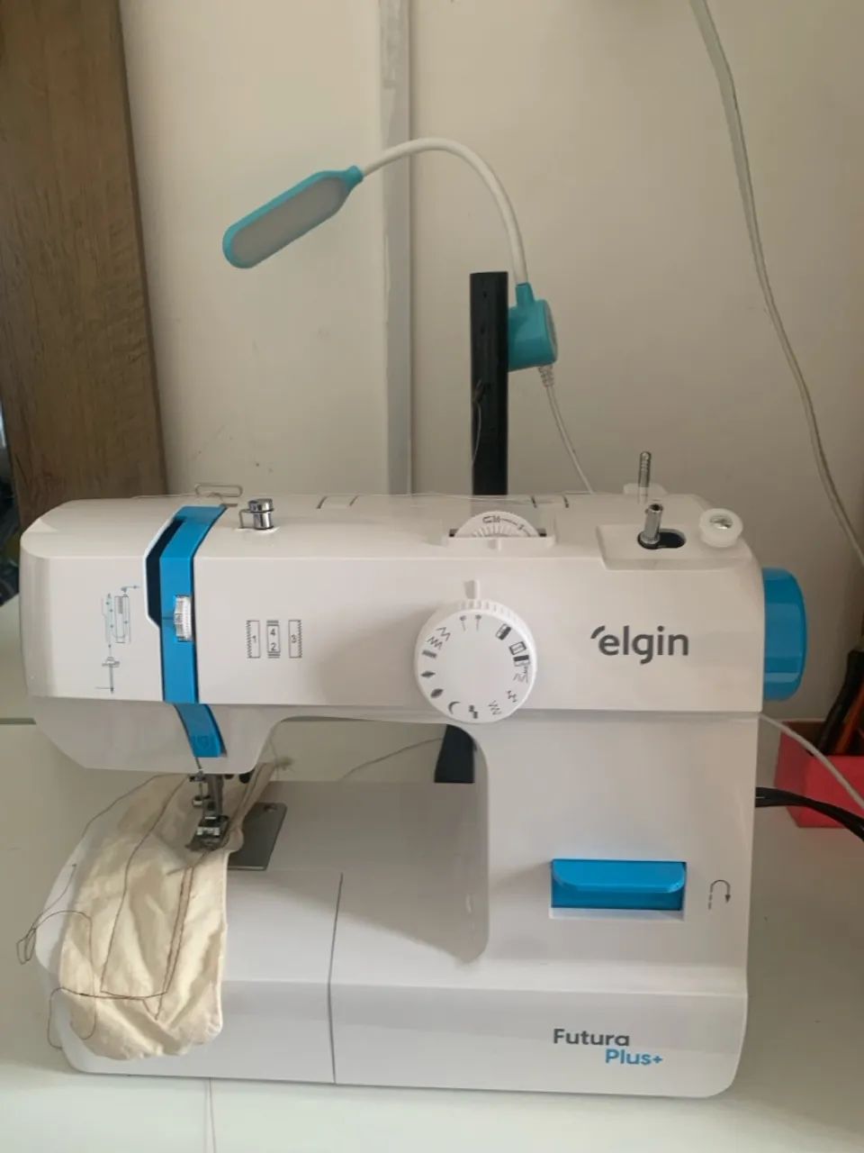 Vendo essa linda máquina de costura  - Foto 3