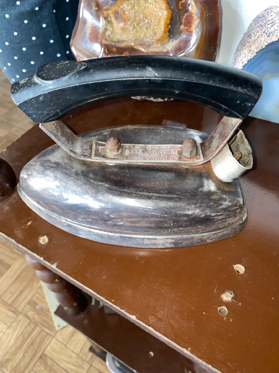 Ferro de passar roupa antigo eletrônica 