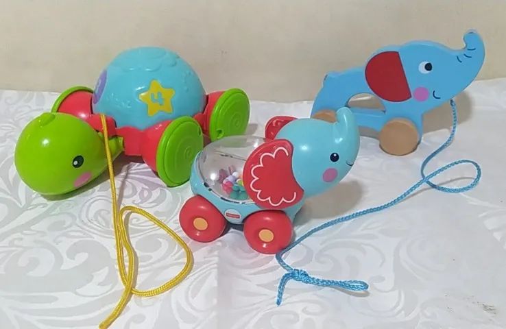 Lote brinquedo interativo para bebê.