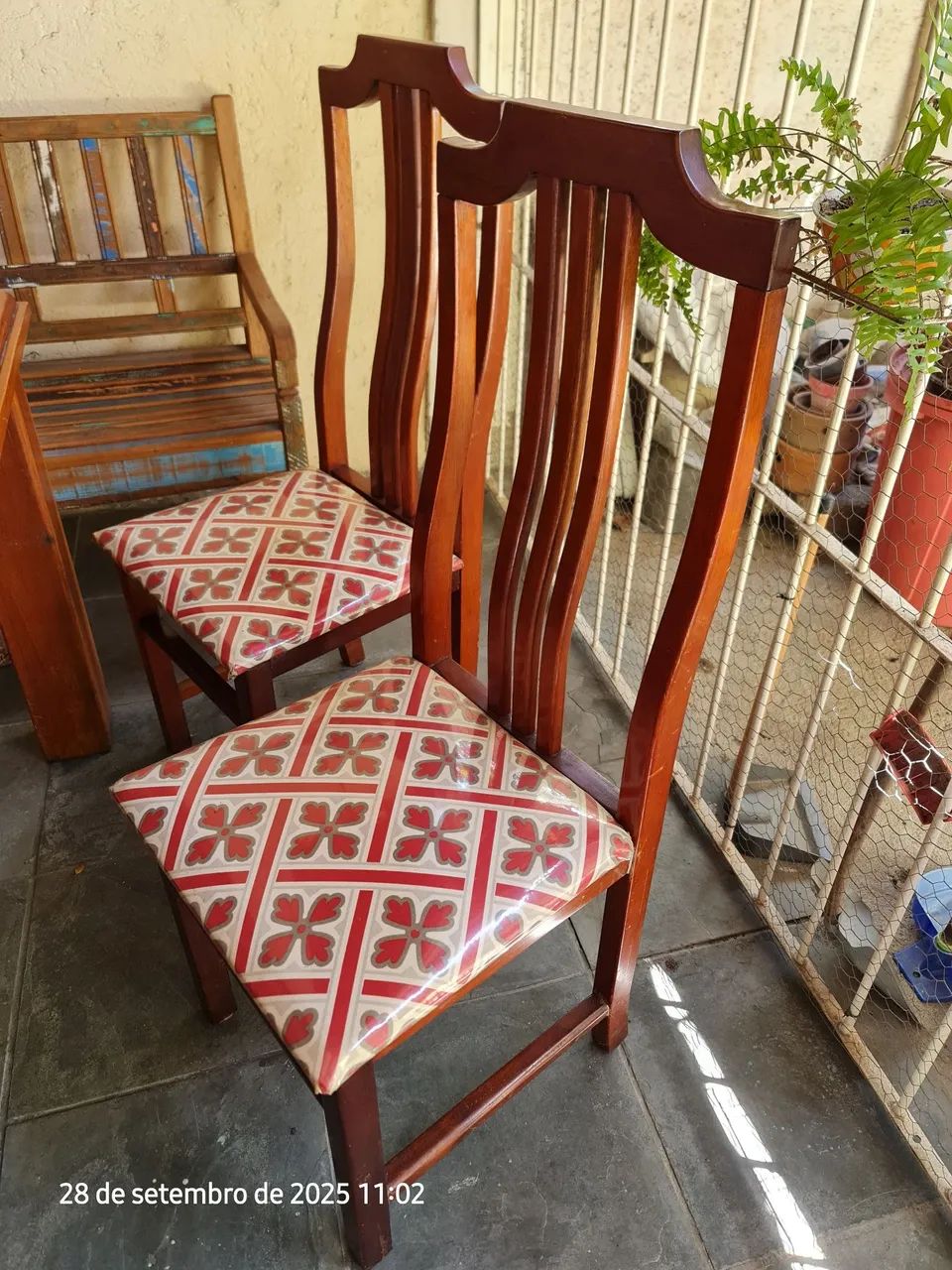 Mesa de Jantar com 4 cadeiras. 64317063077506122