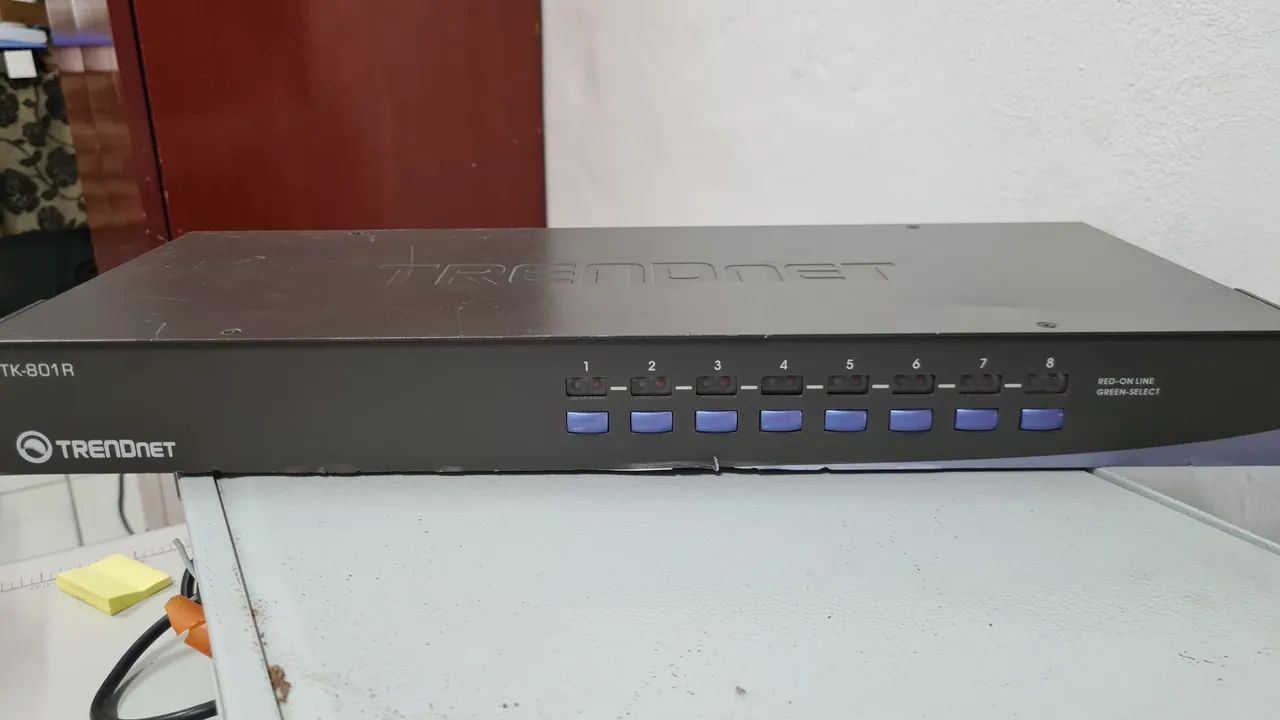 Switch de Rede Trendnet TK-801R 8 Portas 9V