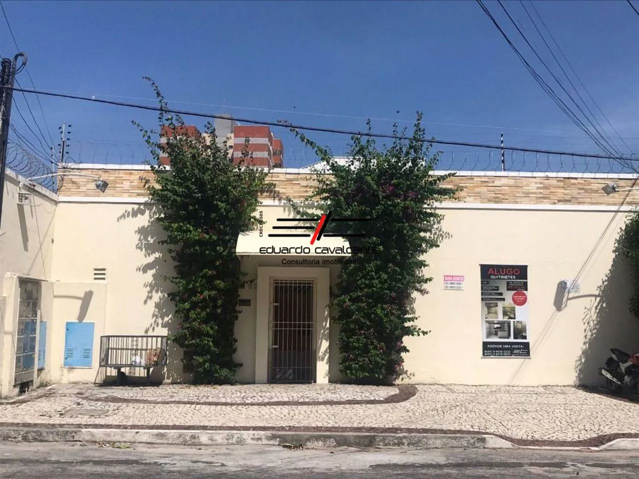 Vendo prédio residencial com uma área total de 337,98m² na Varjota