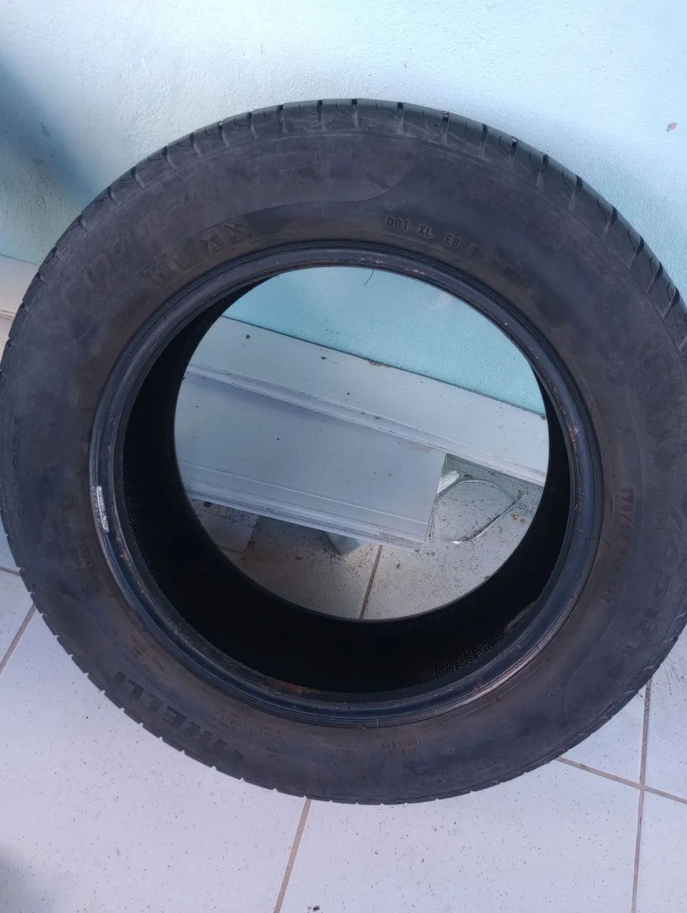 Pneu 175/65 R14  tenho 3 pneus 