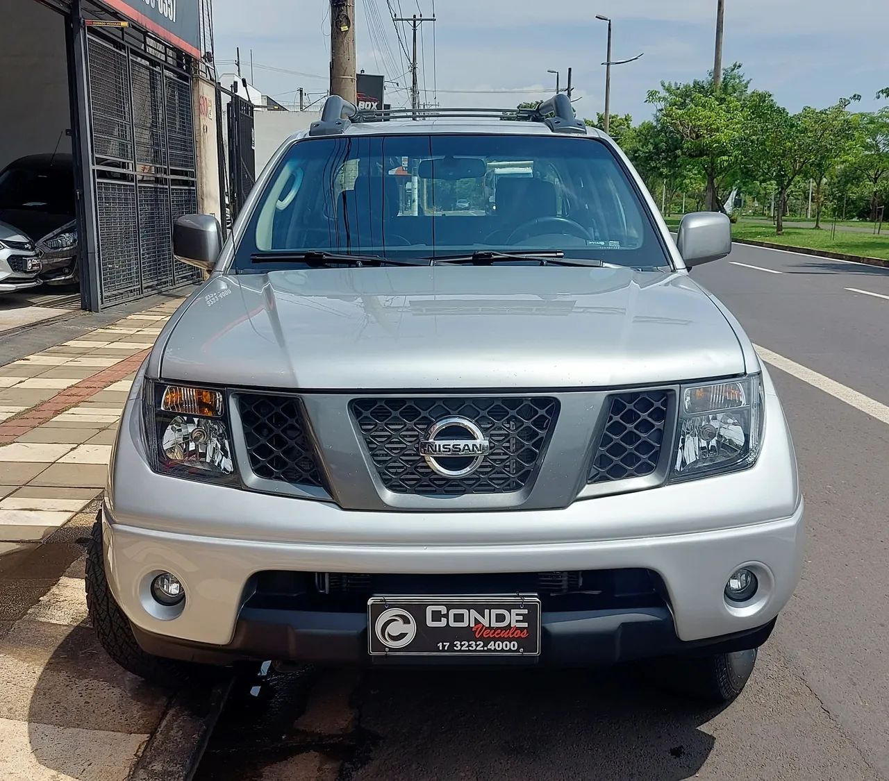 Nissan Frontier 2.5 Le Attack 4X4 Cd Turbo Eletronic Diesel 4P Automático - Foto 2