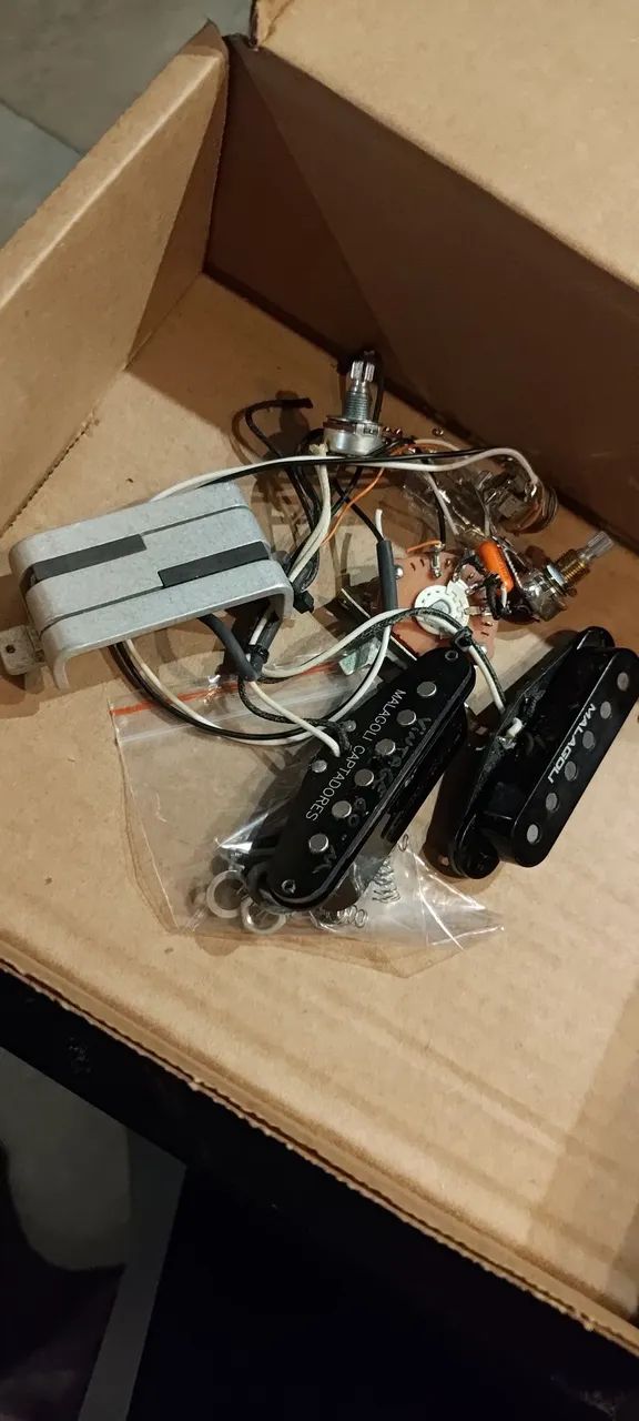 Kit Upgrade Captador/Elétrica Guitarra Lace Alumitone + Malagoli Vintage 60