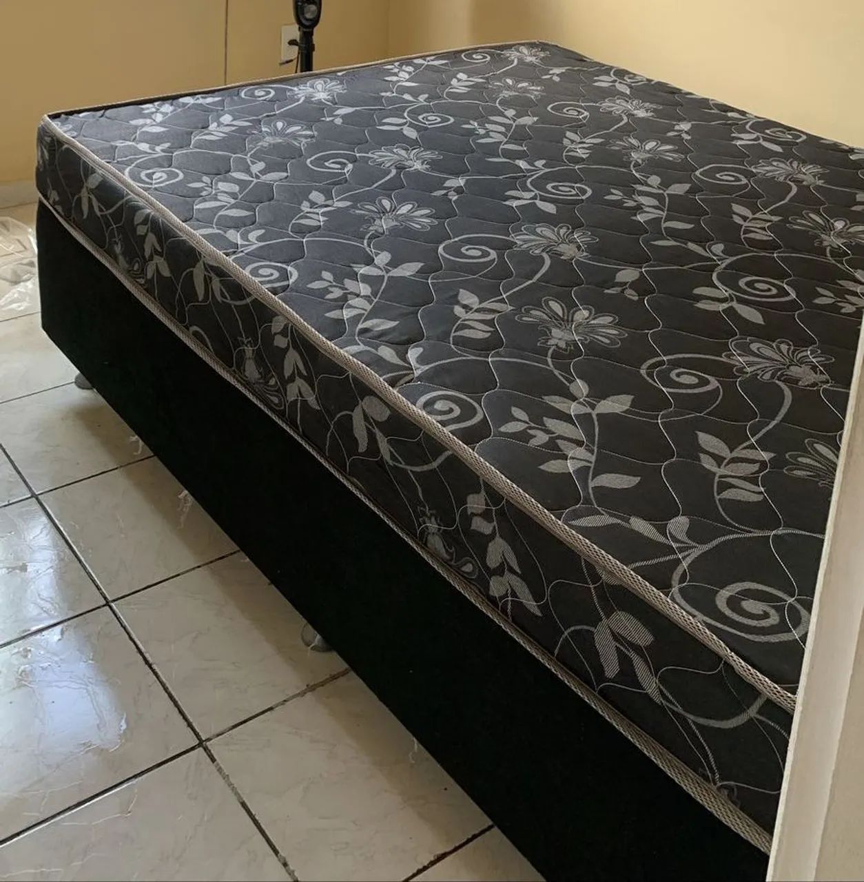 Cama Box Casal com Colchão Molas Ensacadas 