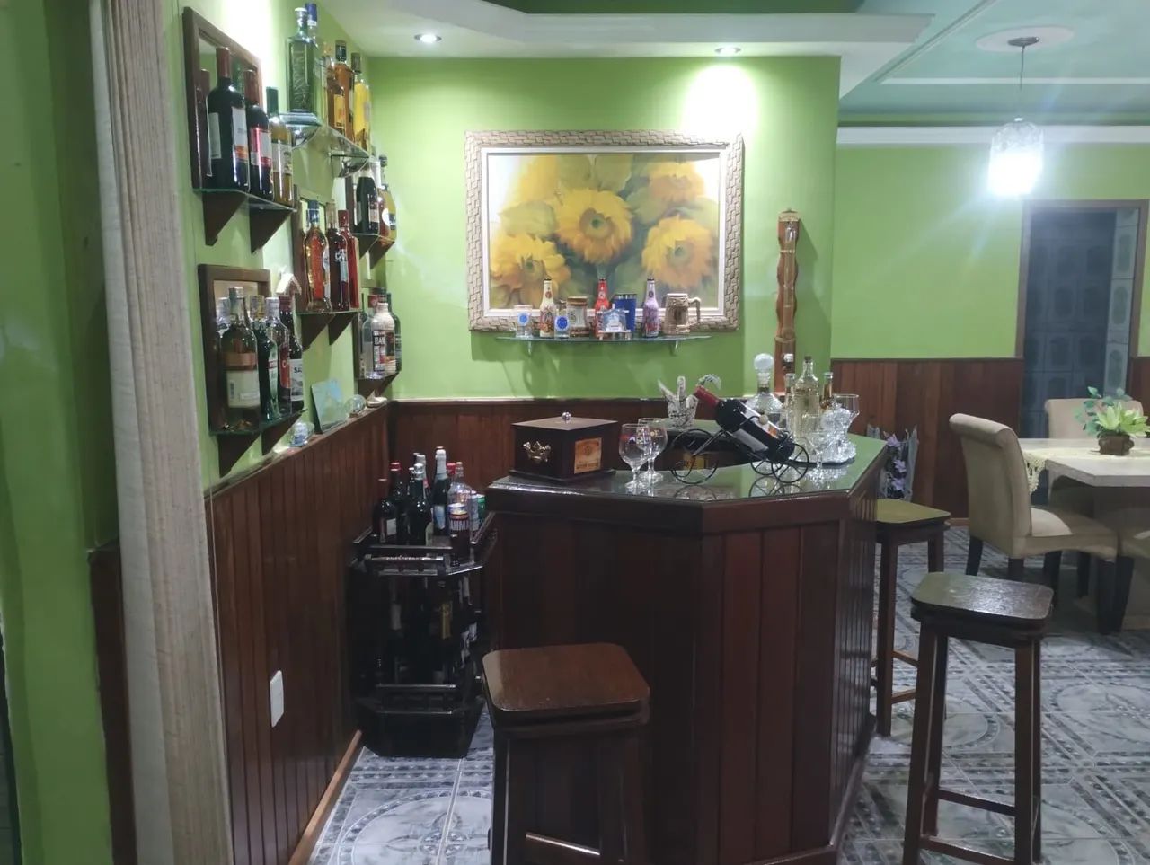 Barzinho de madeira maciça  - Foto 4