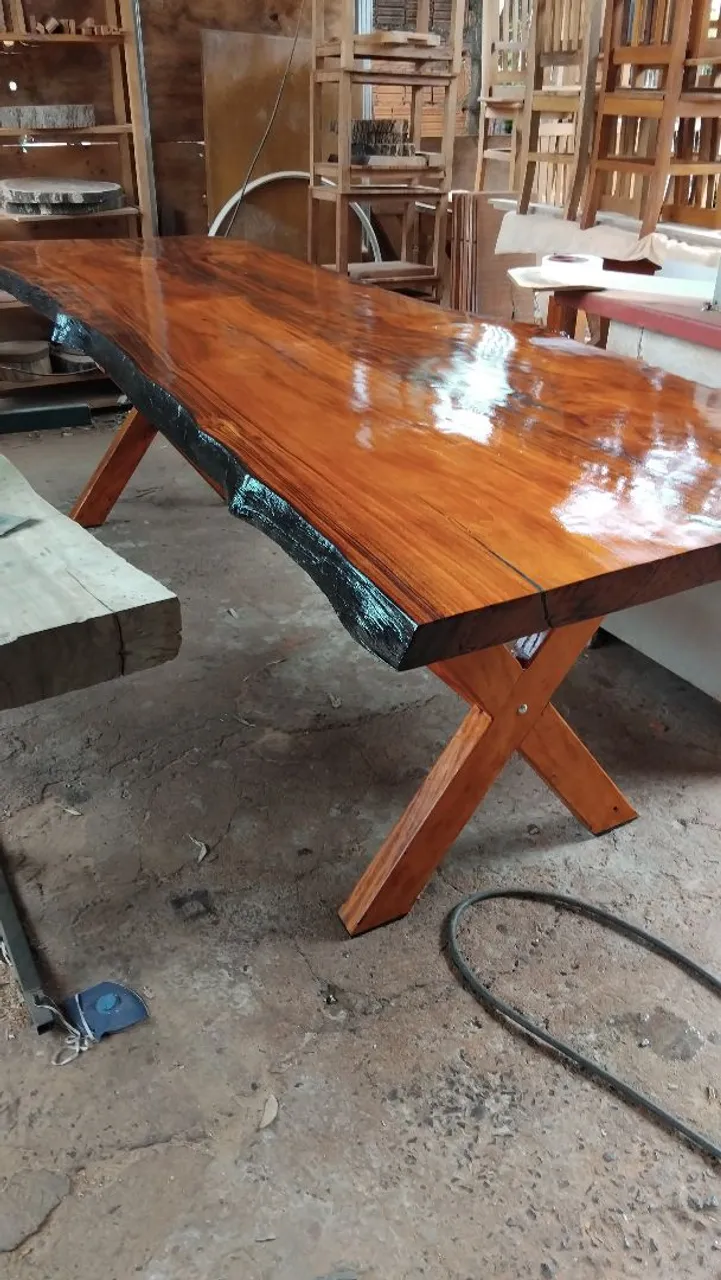 Mesa de Jantar Rústica de Madeira Maciça