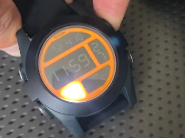 Relógio Nixon Baja - Pulseira Velcro - Bussola e Lanterna - Foto 3