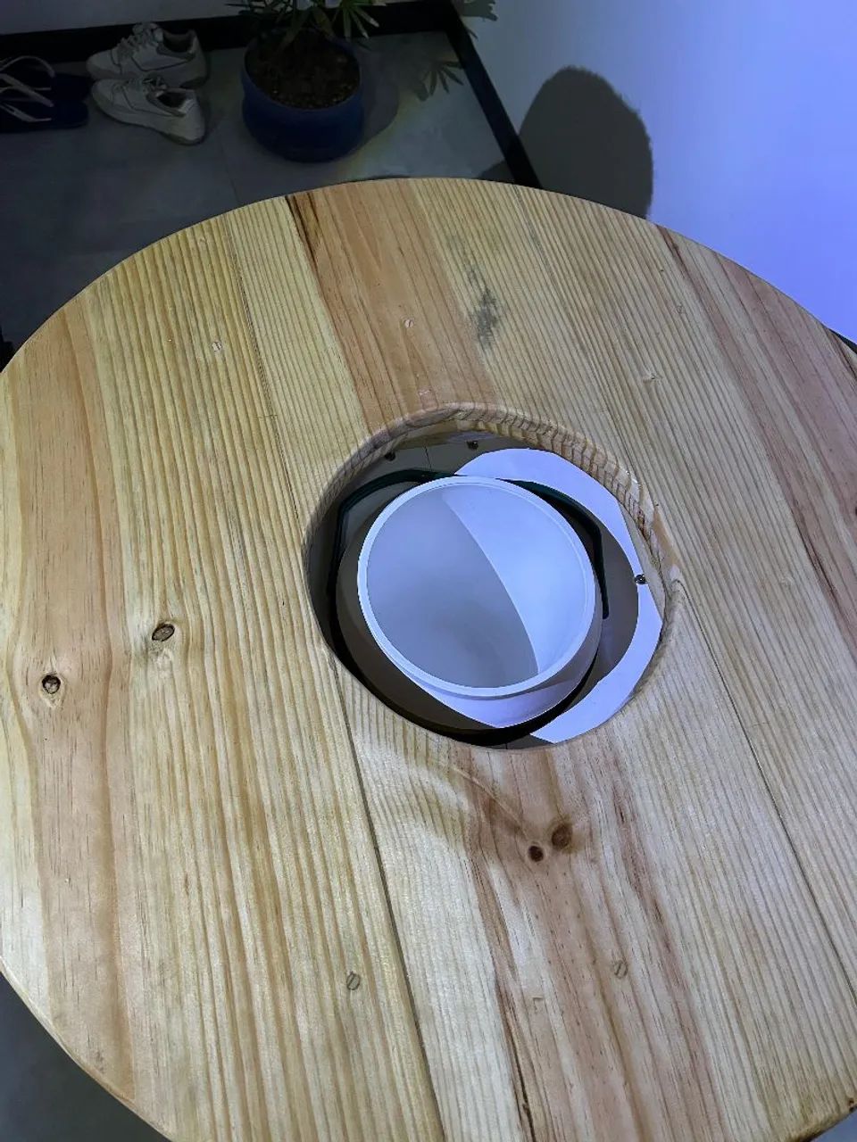 Mesa com rodízios com 4 banquetas  - Foto 5