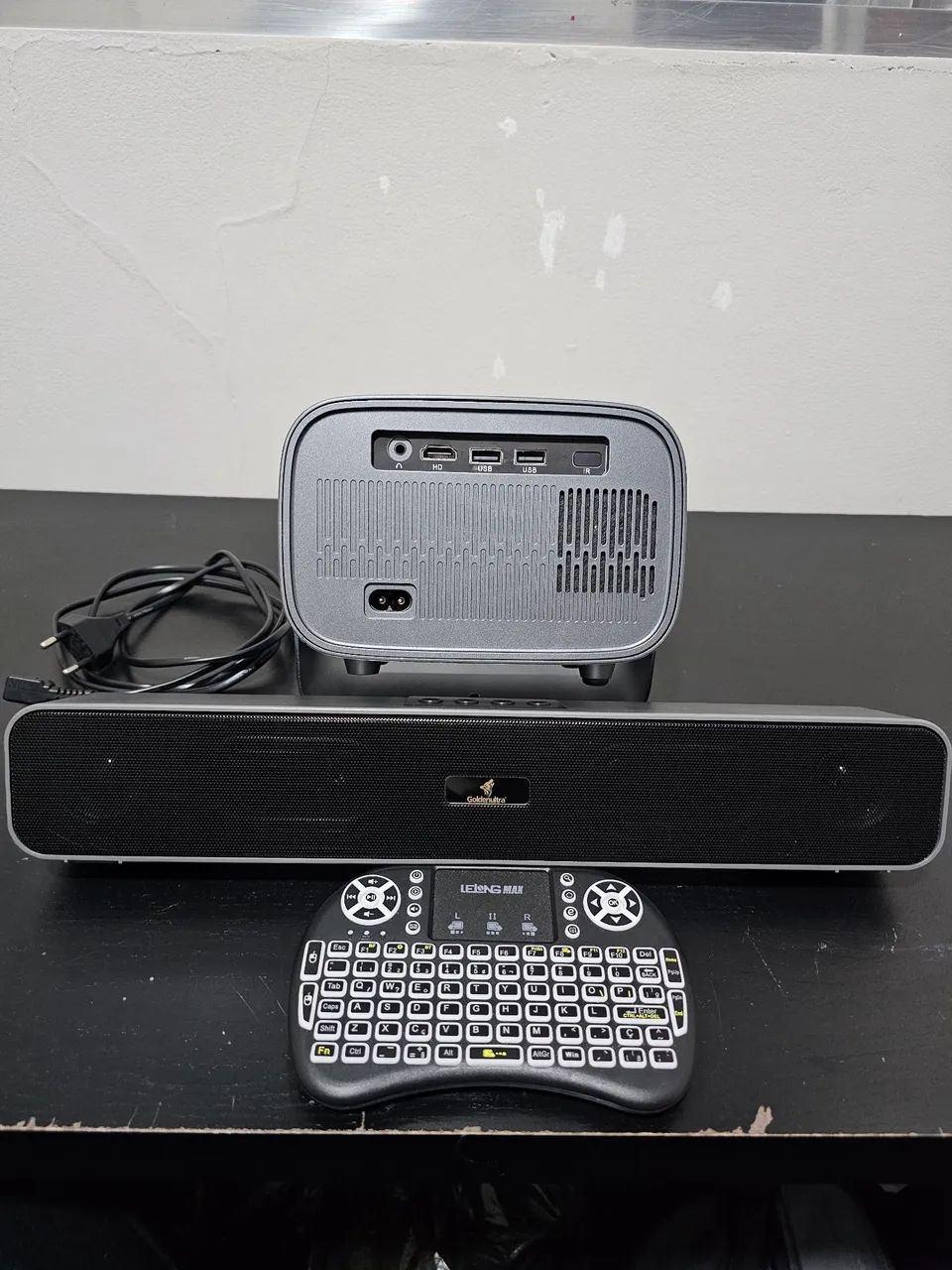 Kit Projetor A10 plus, caixa de som e controle Bluetooth  - Foto 2
