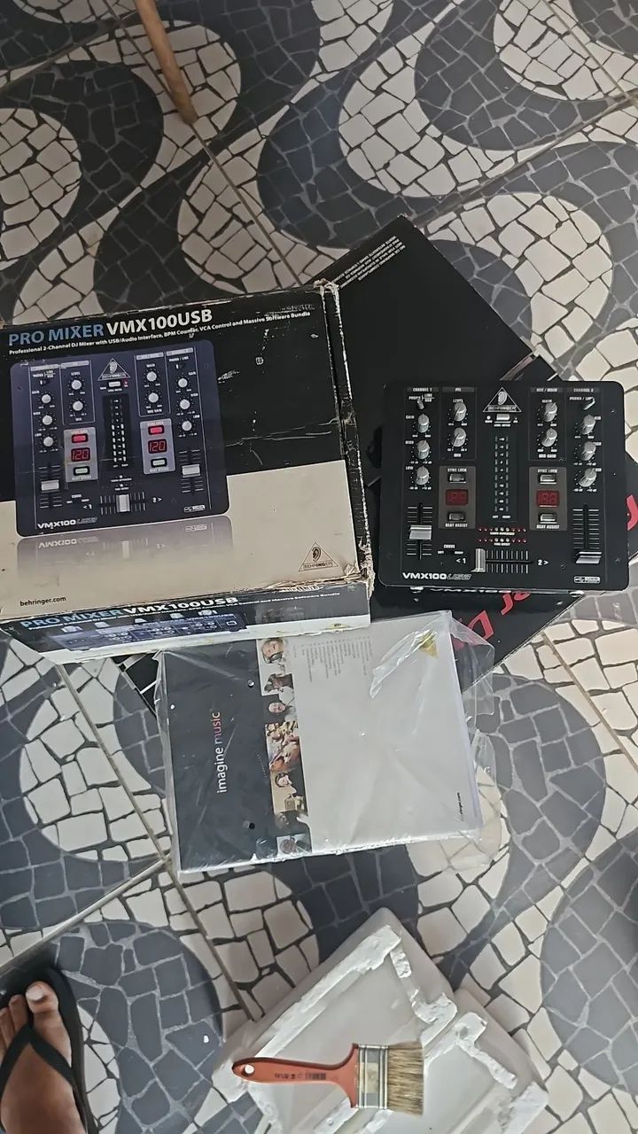 Pro Mixer Behringer VMX - 100USB