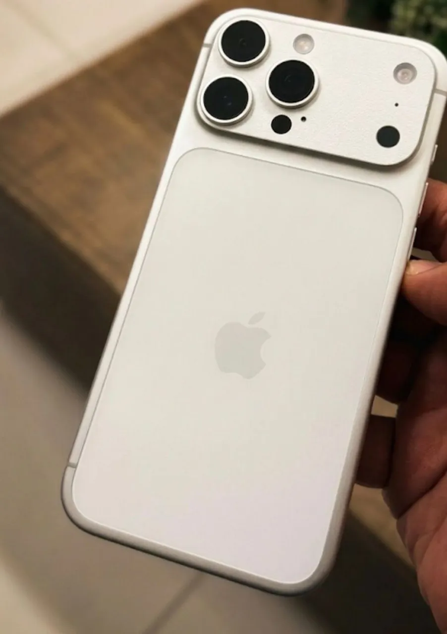iPhone 17 Pro Max Silver 256GB Impecável - Celulares e Smartphones