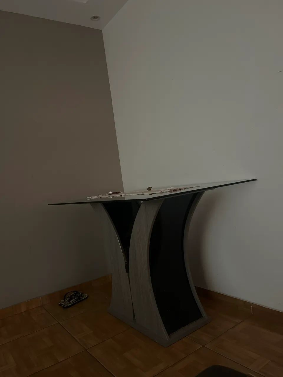 Vendo mesa sem cadeiras  - Foto 2