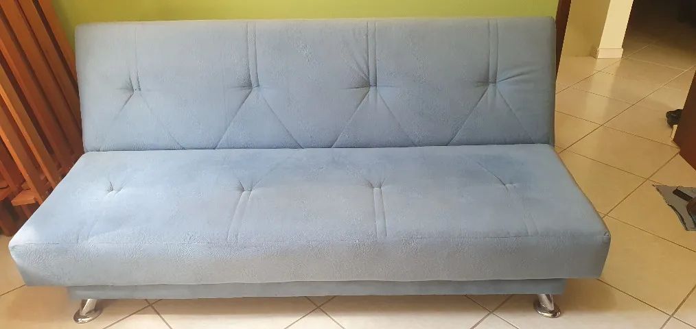 Sofá cama 3 lugares.