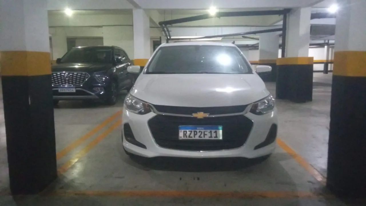 Chevrolet Onix Hatch LT 1.0 12V Flex Mec. 4P 2023 - Foto 2