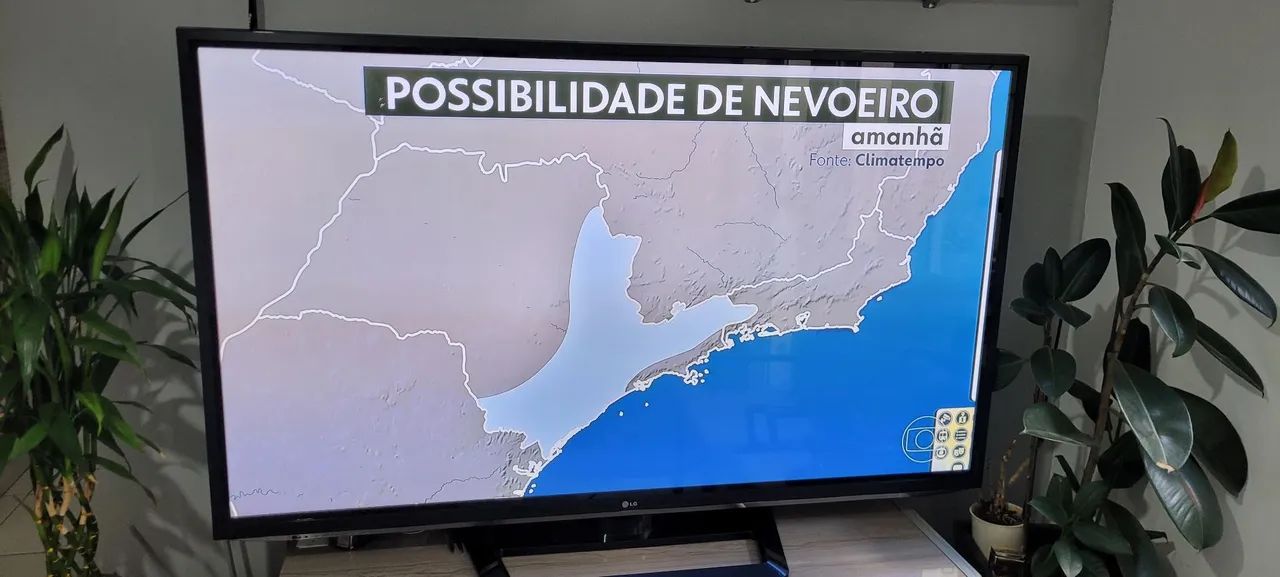 TV LCD 60 polegadas. Já tem conversor digital e não é smart. Muito bem conservada . - Foto 2
