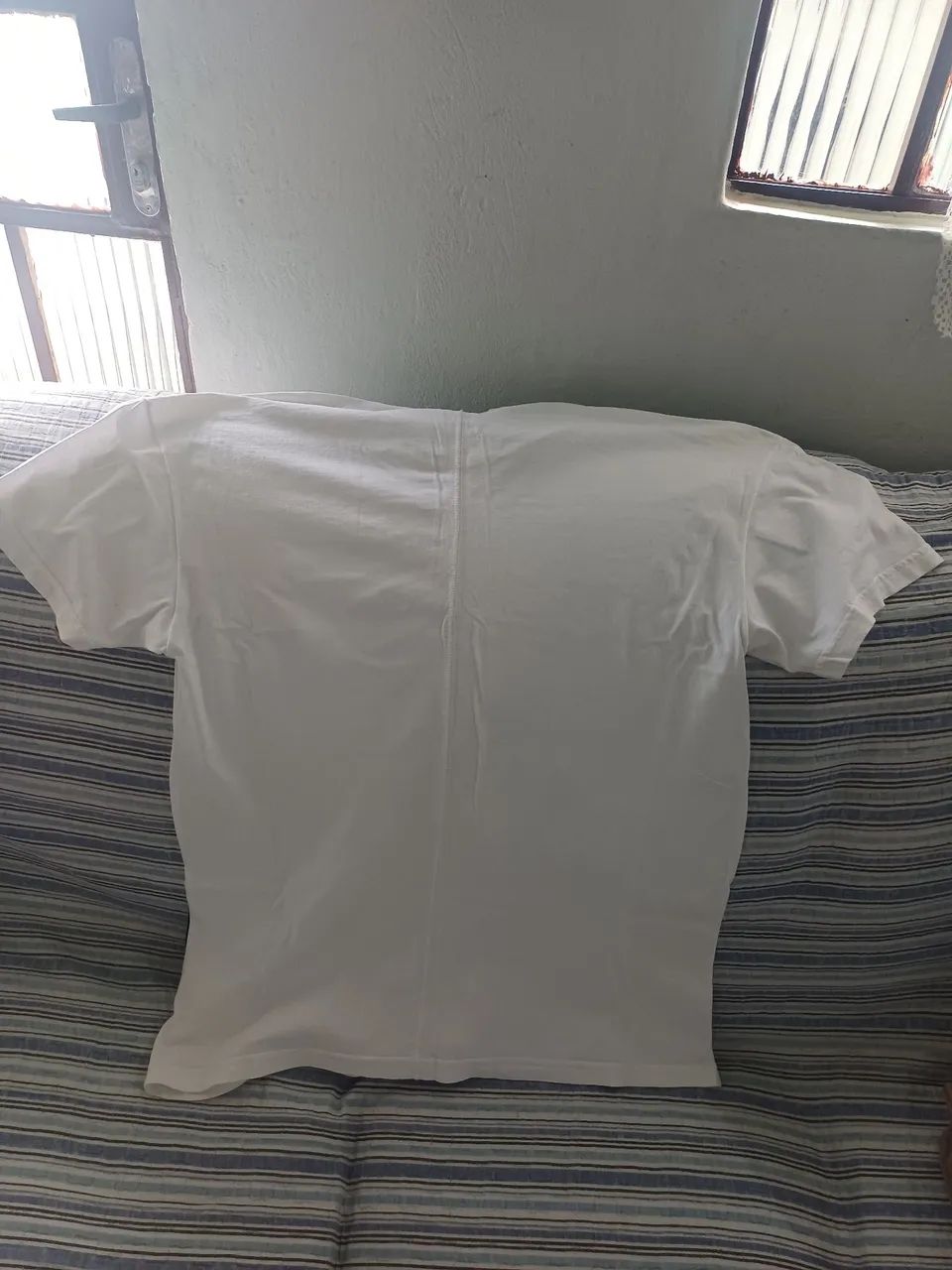 Camisa MCD pouco usada  - Foto 3