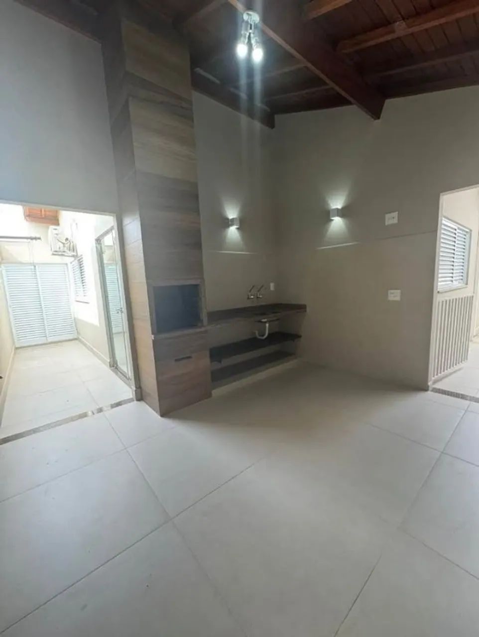 Vendo Casa grande em Samambaia 220.000,00 - Foto 2