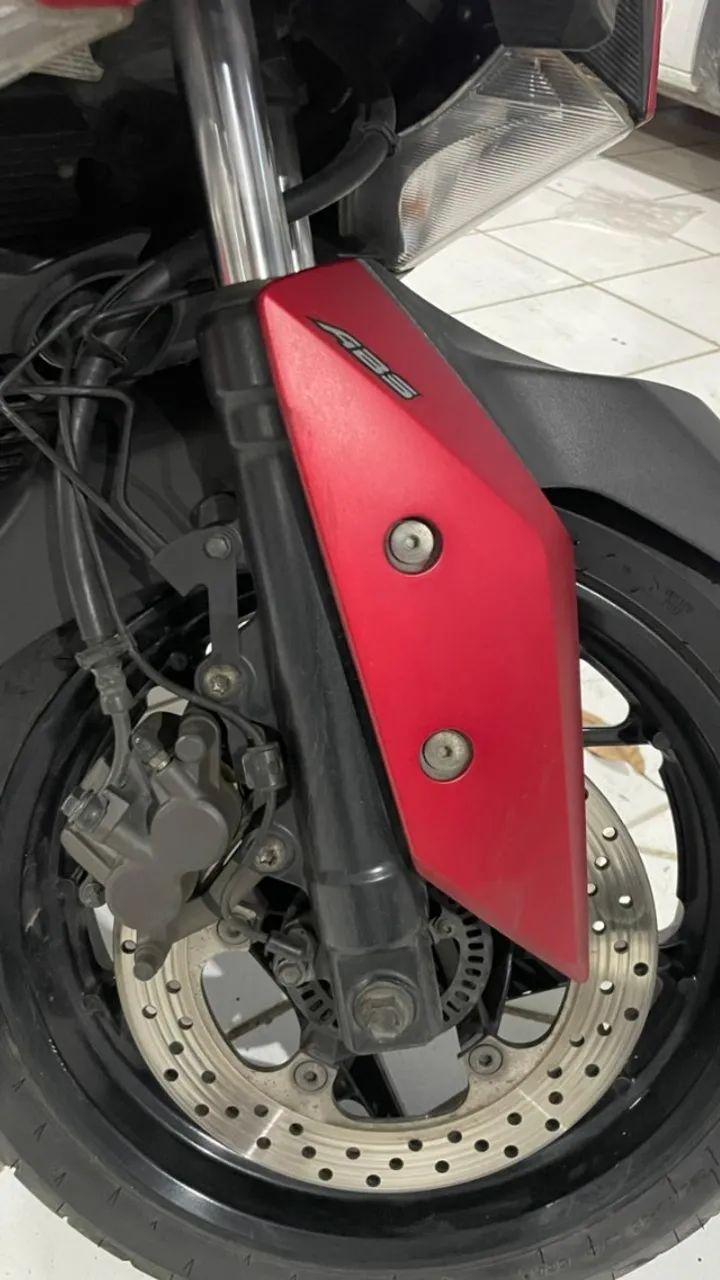 YAMAHA XMAX 250 ABS - Foto 4