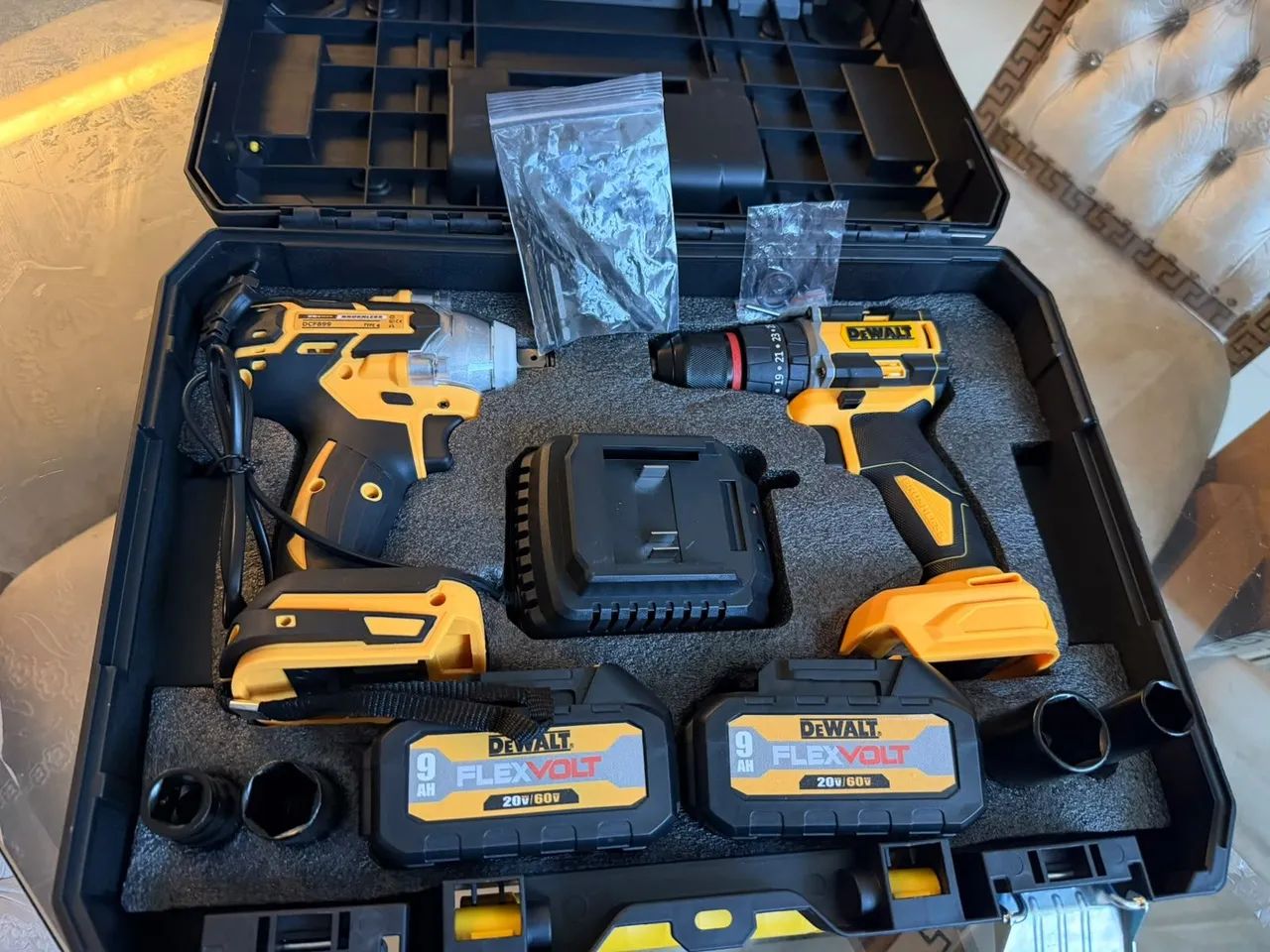Kit chave de impacto e parafusadeira DeWalt  - Foto 2