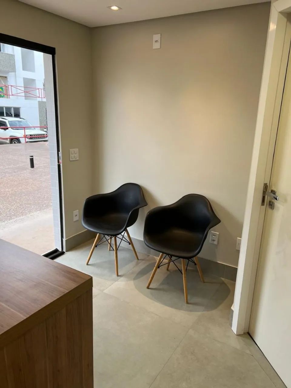 Alugo sala comercial mobiliada, escritório, consultório na asa norte - Foto 4