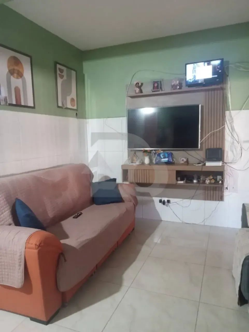 Casa Ampla no Bairro Aeroporto: 3 Quartos com Suíte e 2 Vagas - Foto 3