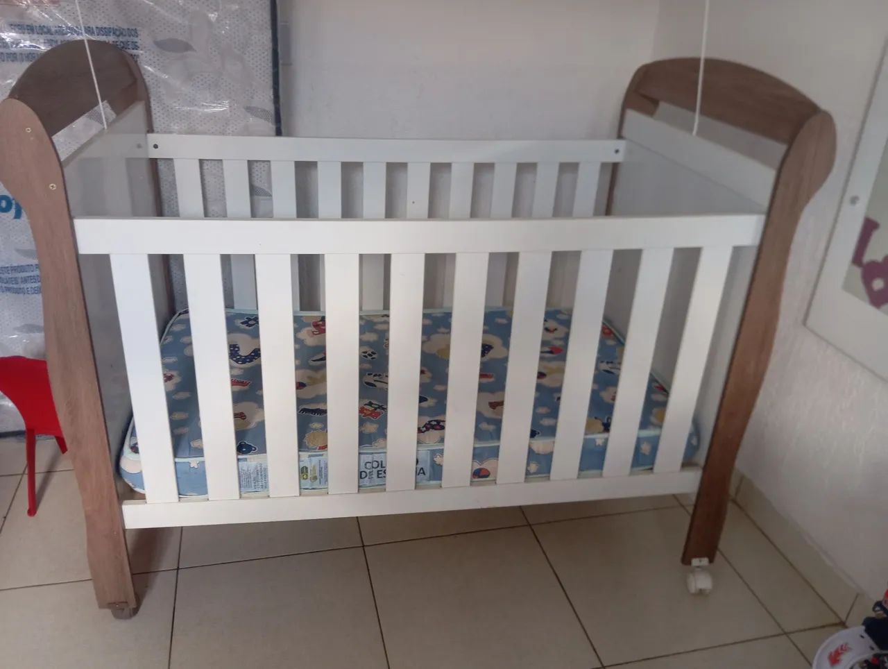 Berço infantil com colchão bem conservado * - Foto 2