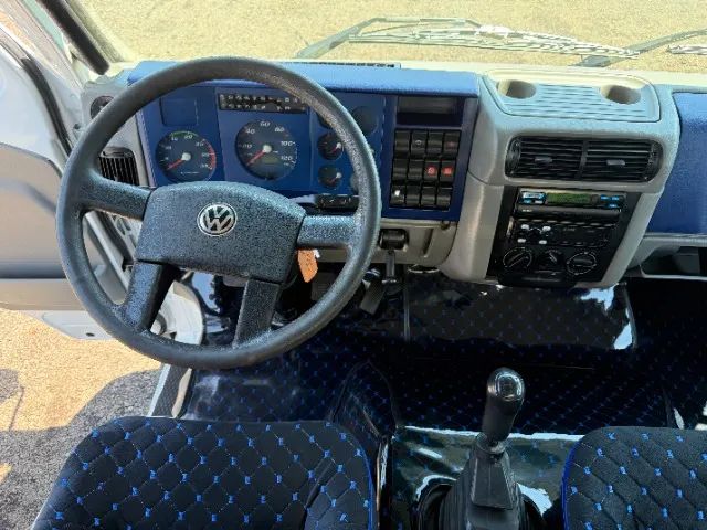 VW Volkswagen 9-150E Cummins 4X2 2009 Caminhão 3/4 Com Baú Furgão Seco Revisado - Foto 11
