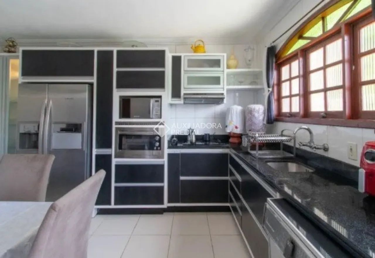 Casa com 3 Ssuítes e à Venda, 289 m² - JARDIM ATLÂNTICO- FLORIANÓPOLIS-SC - Foto 4