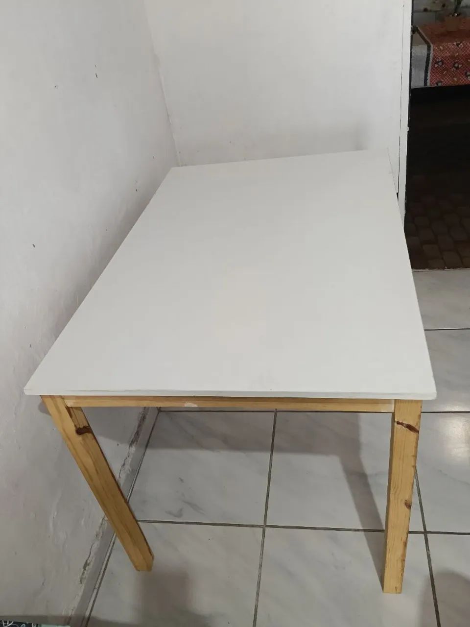Mesa Fórmica/Pinus 120 x 80 Padrão Semi Nova.