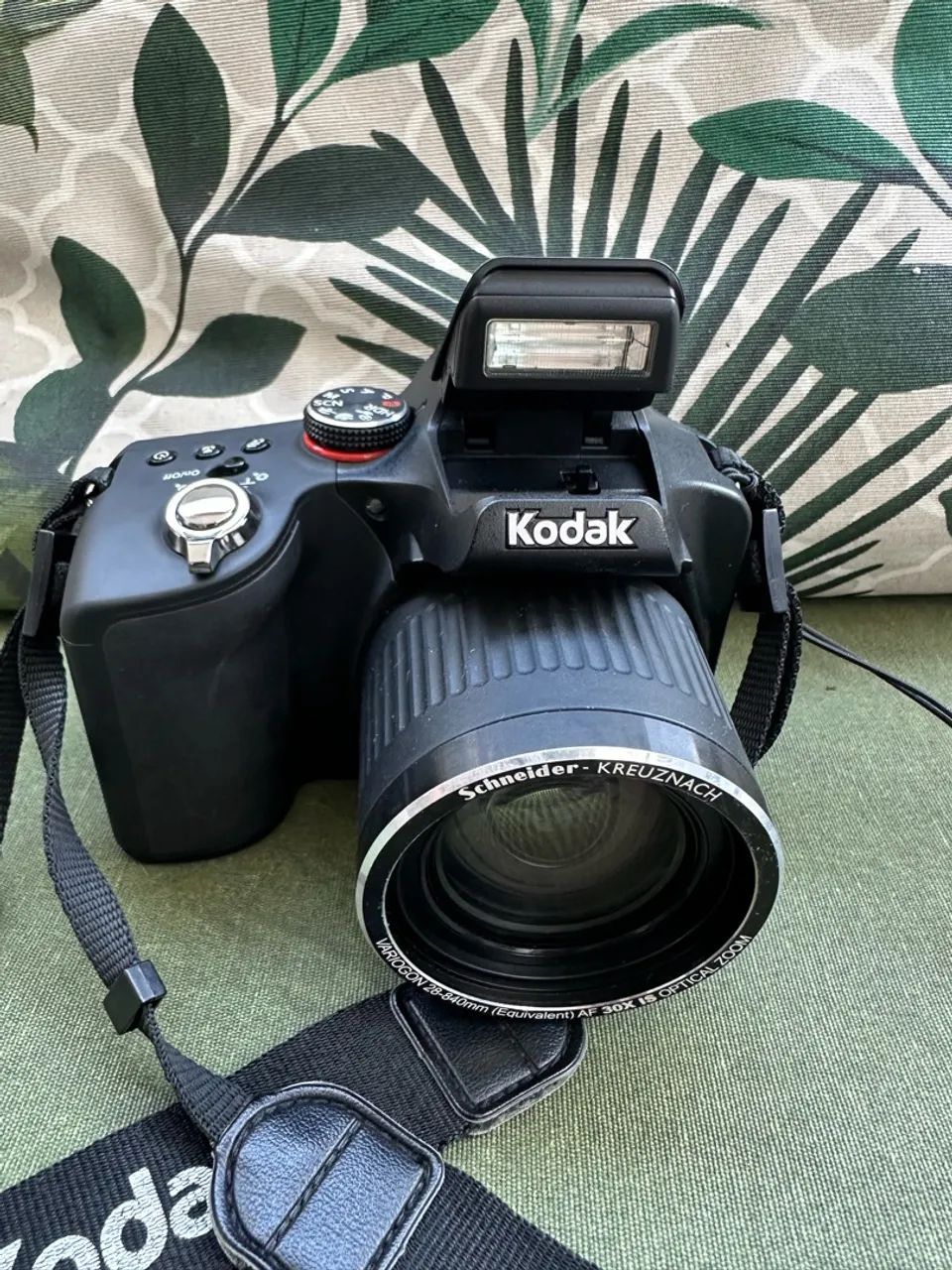 Kodak EasyShare Max Z990 ? 12MP / Zoom 30x / Full HD - Câmeras e