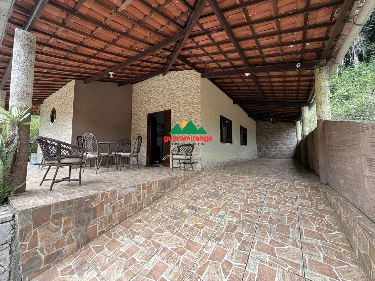 Chale completo na serra, com 176m², piscina, deck e excelente localizada a 400 m
