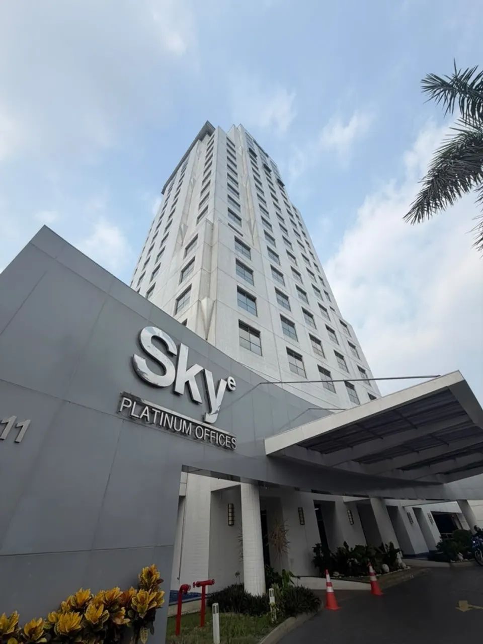 Alugo Sala Ed. Skye Platinum 