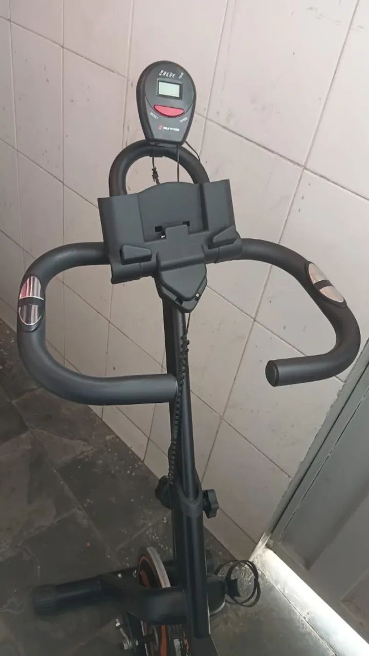 Vendo uma bicicleta ergométrica nova - Foto 3