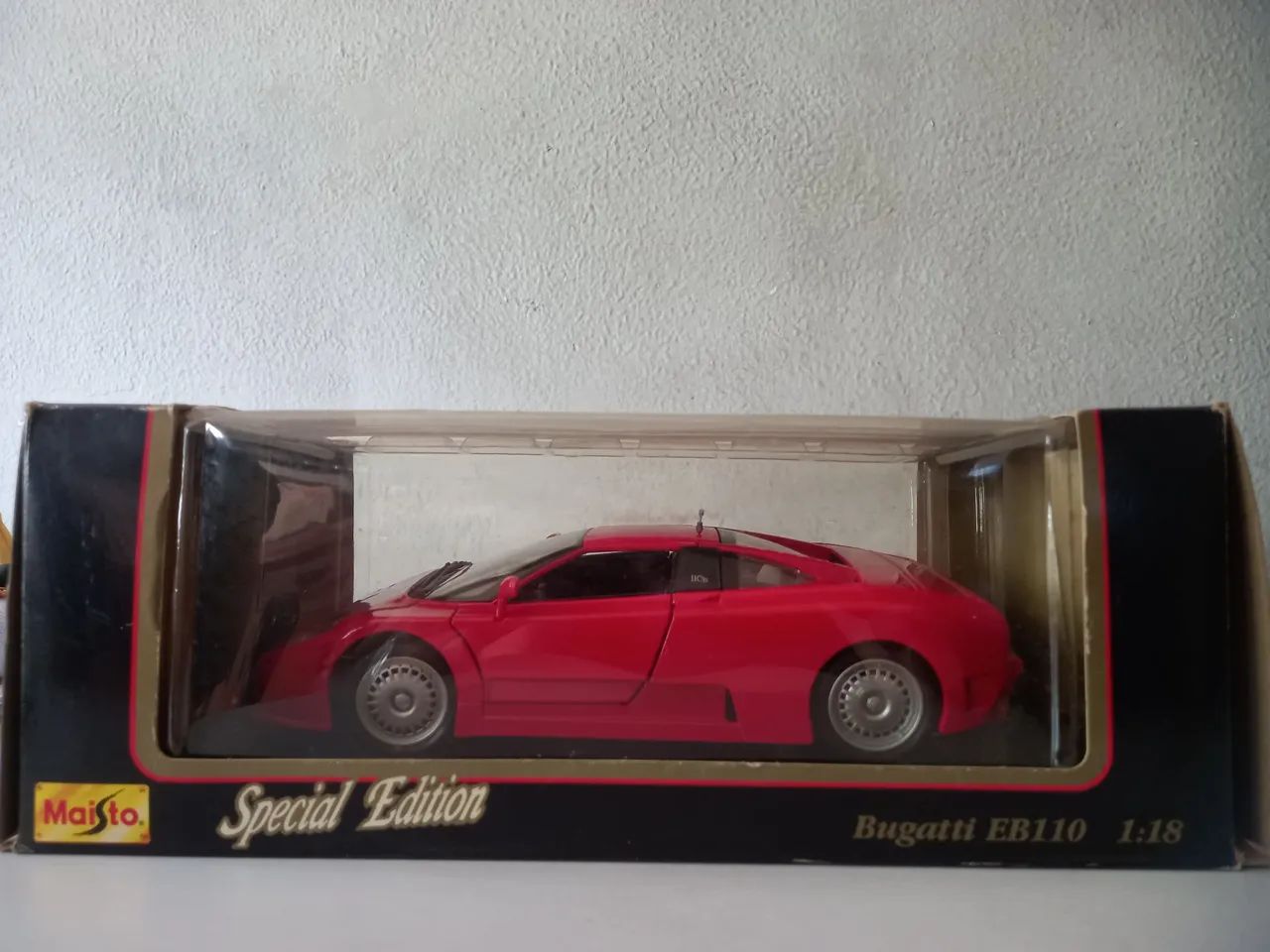 Vendo modelo colecionável Bugatti EB110 