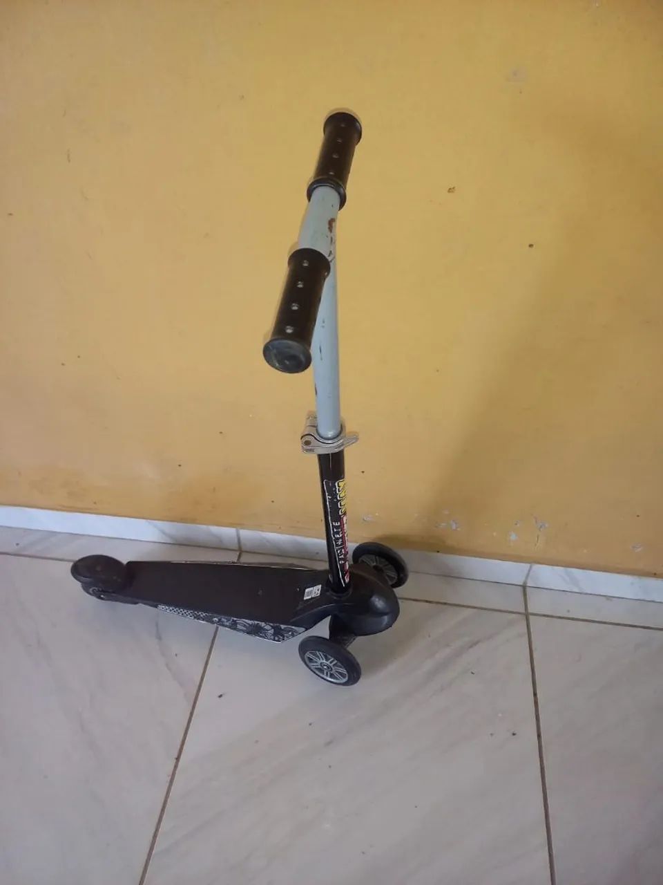 Skatenet patinete preto