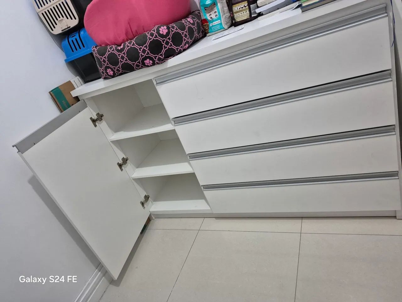 Linda comôda para quarto